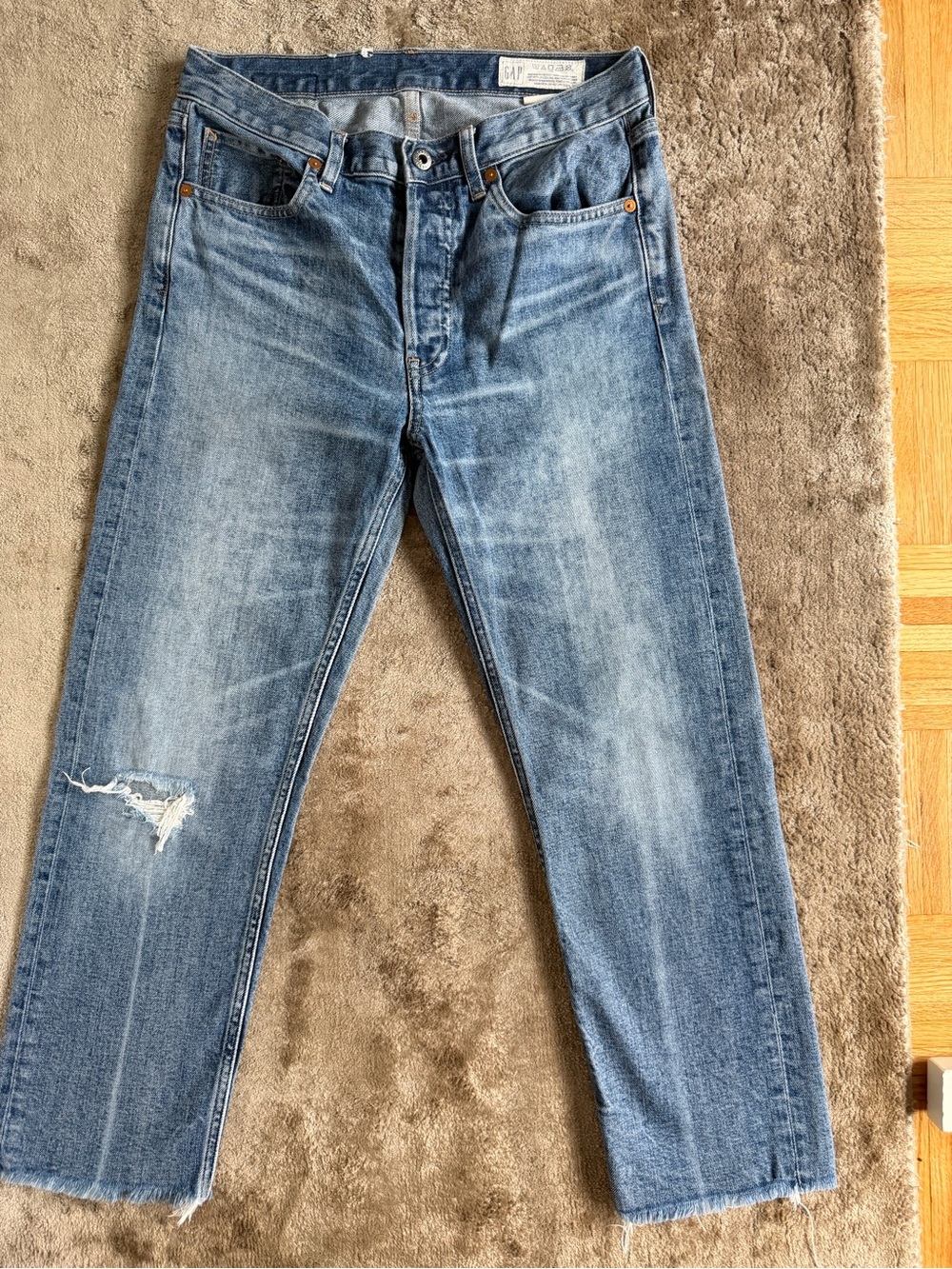 GAP Women's Light Blue Cropped Ankle Jeans